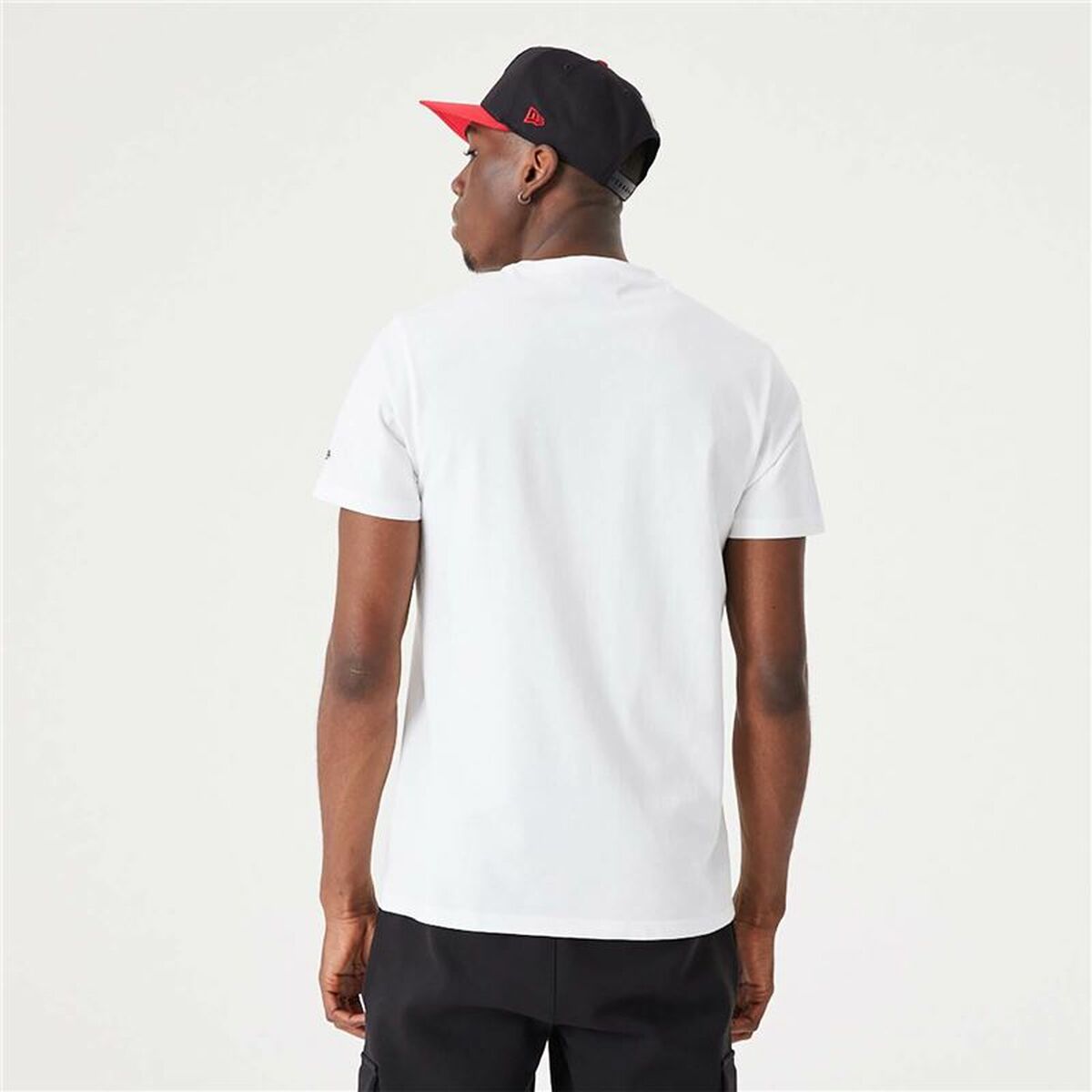 Men’s Short Sleeve T-Shirt New Era NBA Infill Graphic Chicago Bulls White